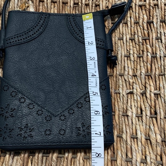 Black Crossbody Bag - Picture 6 of 8